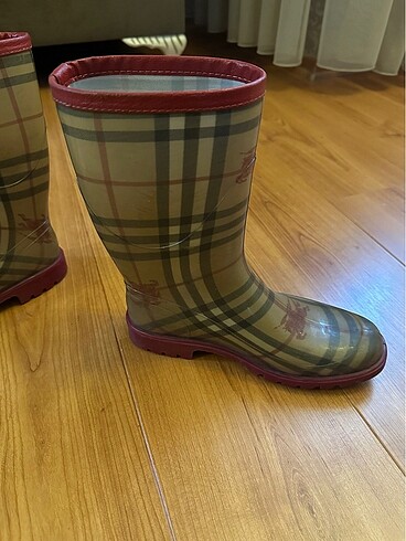 Burberry Burbery yağmur çizmesi