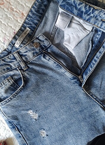 Bol kesim yırtık kot - Görsel 3