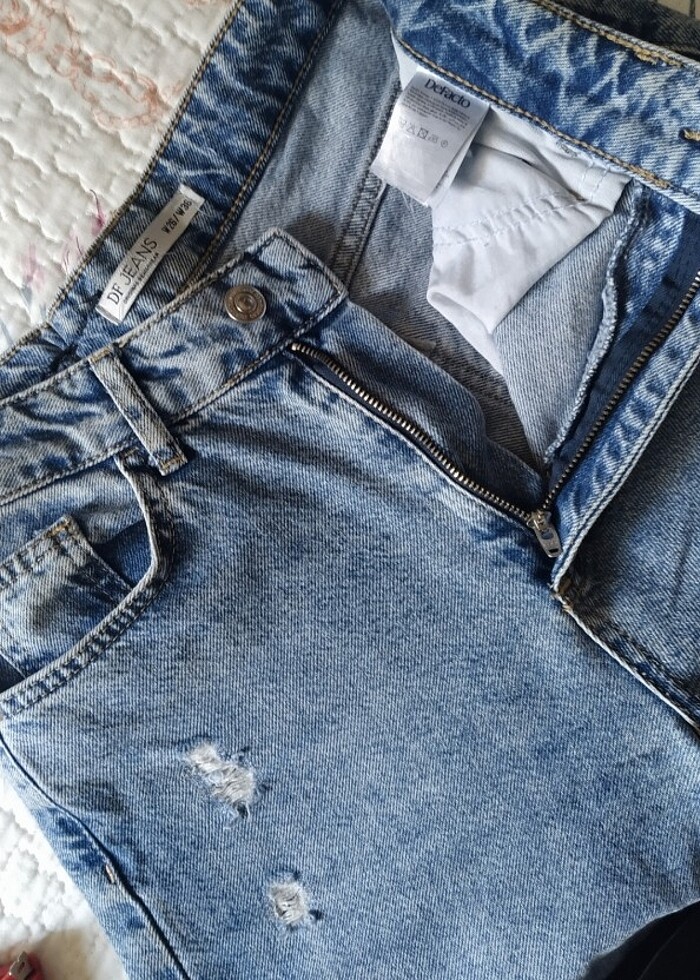 Bol kesim yırtık kot - Görsel 3