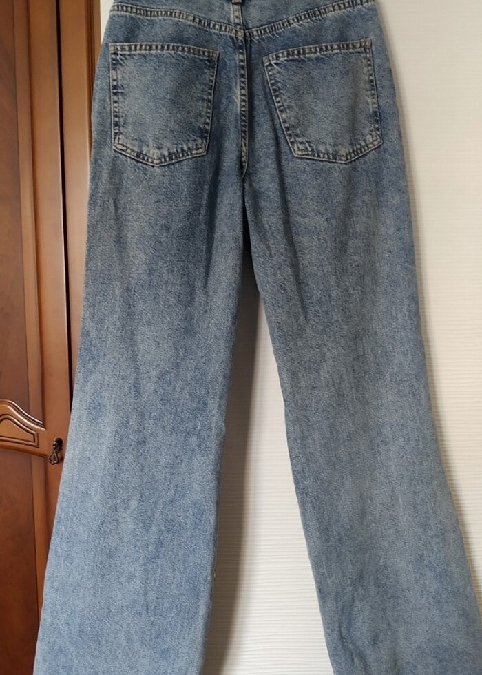 Bol kesim yırtık kot - Görsel 4