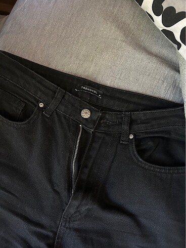 36 Beden siyah Renk Trendyol Jeans