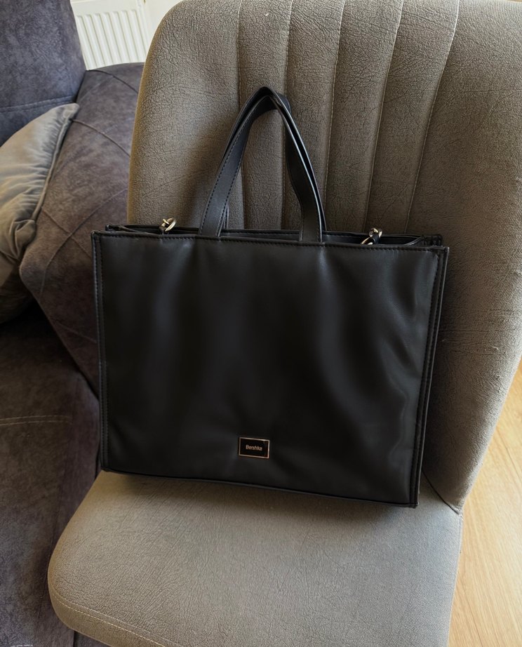 Bershka Siyah Deri Büyük Kol Çantası - Görsel 2