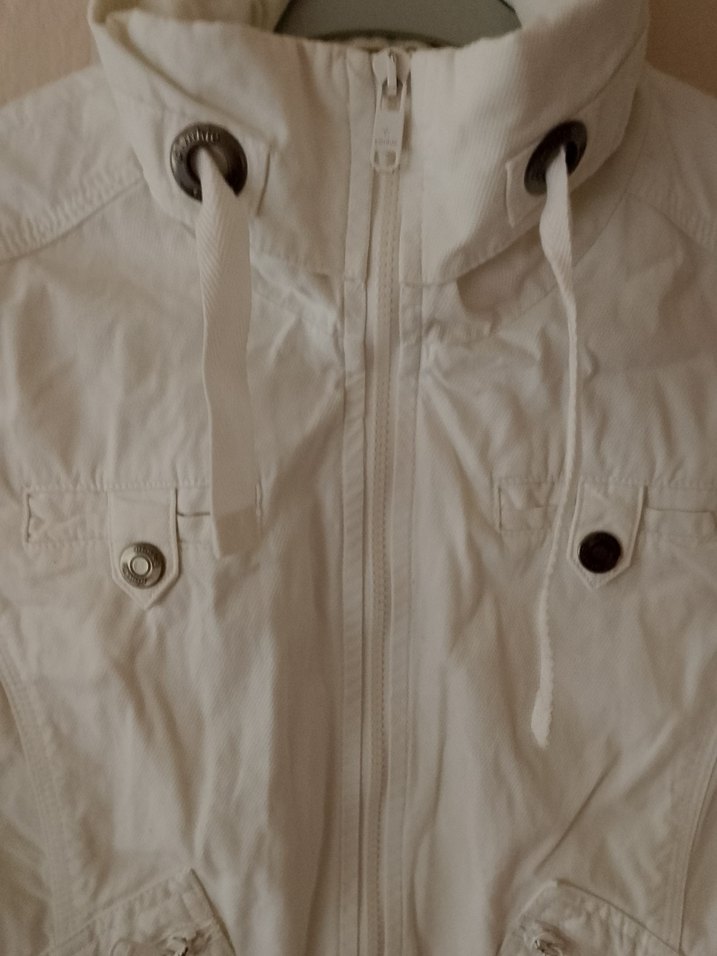 Düğmeli Beyaz Kadın Ceket - Görsel 2