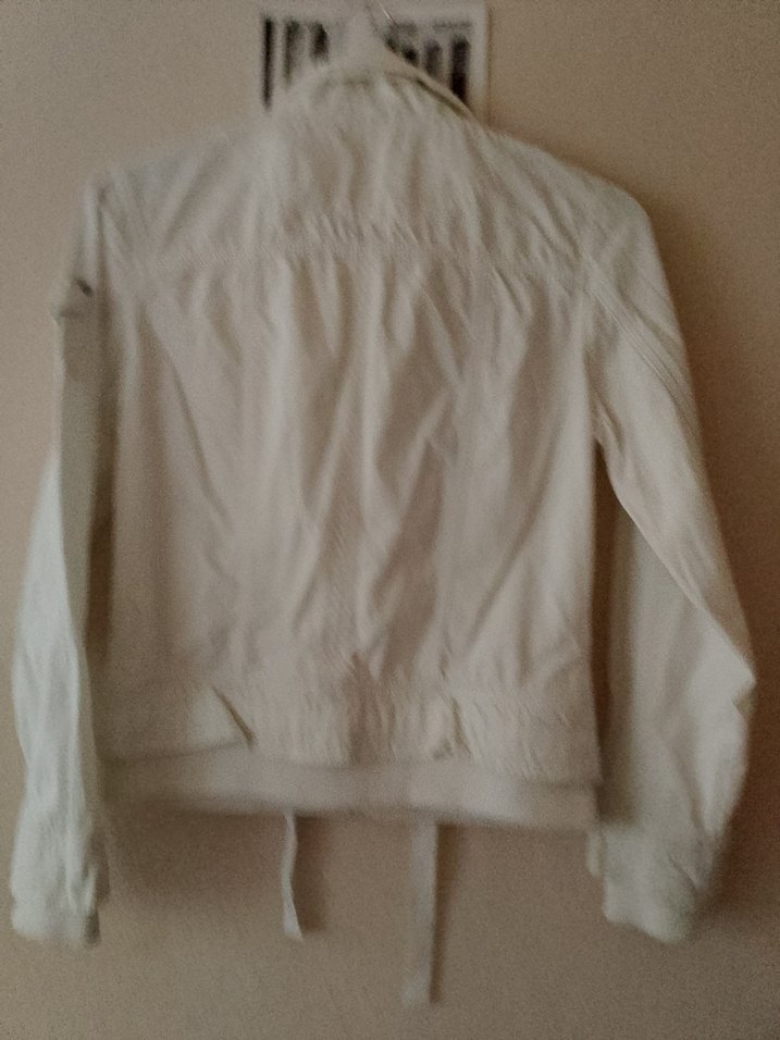 Düğmeli Beyaz Kadın Ceket - Görsel 3