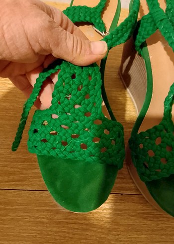 Yeşil Süet Dolgu Topuklu Bohem Sandalet - Görsel 4