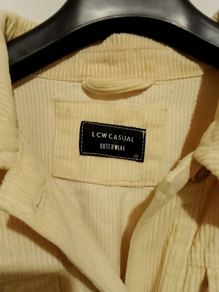 Bej Düğmeli Kadın Keten Ceket - Görsel 3