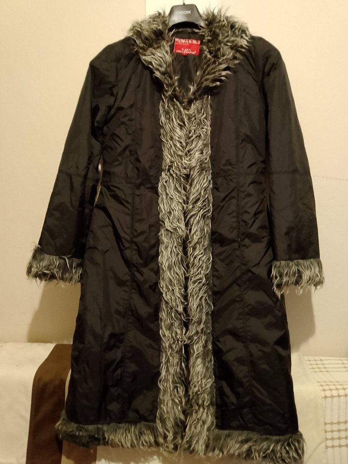 Kürk Detaylı Siyah Uzun Kadın Kaban - Görsel 2