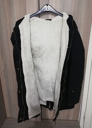 Siyah iöi peluş mont