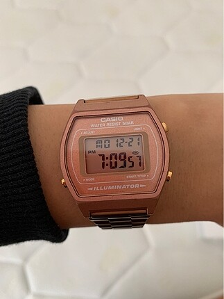 Casio Rose Gold saat