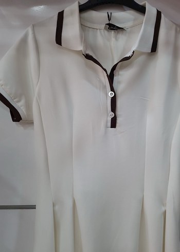 Düğmeli Beyaz V Yaka Mini Elbise - Görsel 3