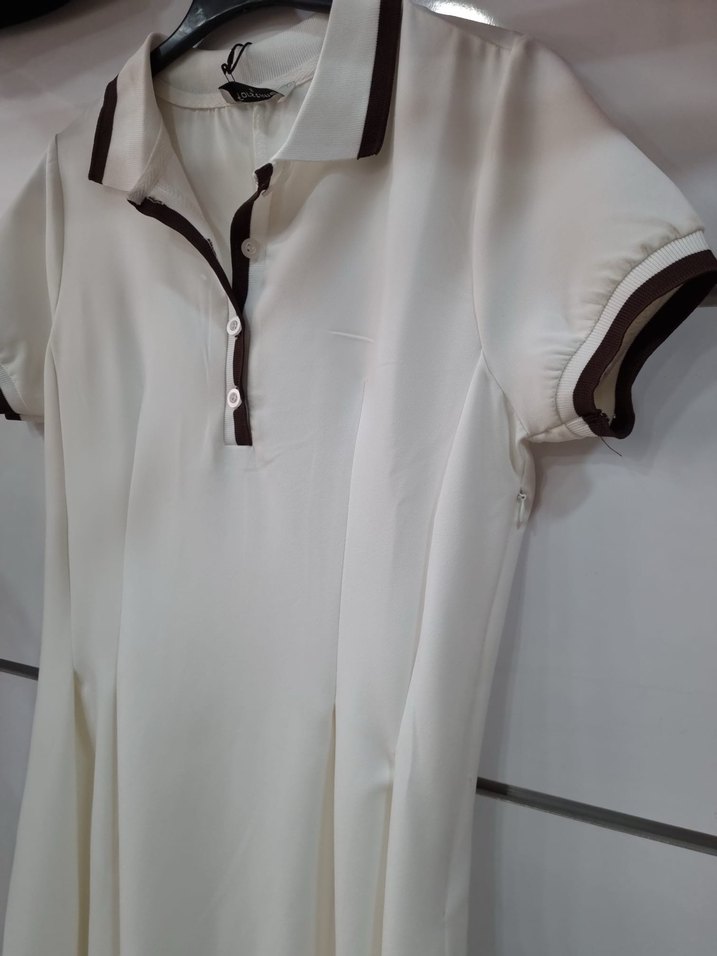 Düğmeli Beyaz V Yaka Mini Elbise - Görsel 4