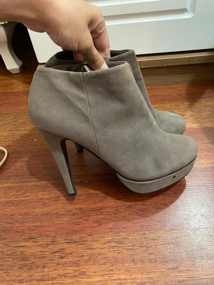 Bej Süet Dolgu Topuklu Kadın Bot - Görsel 2