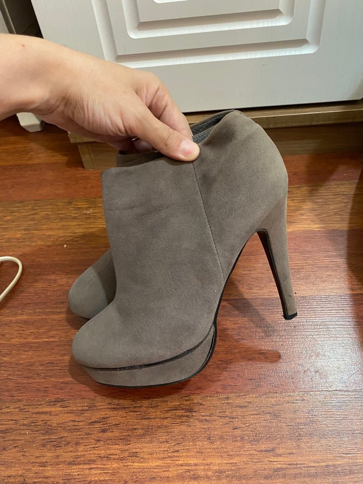 Bej Süet Dolgu Topuklu Kadın Bot - Görsel 3