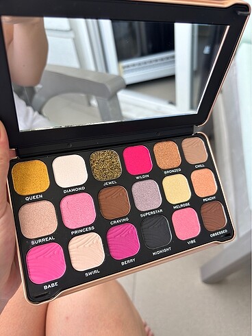 Beden Revolution bare pink palet