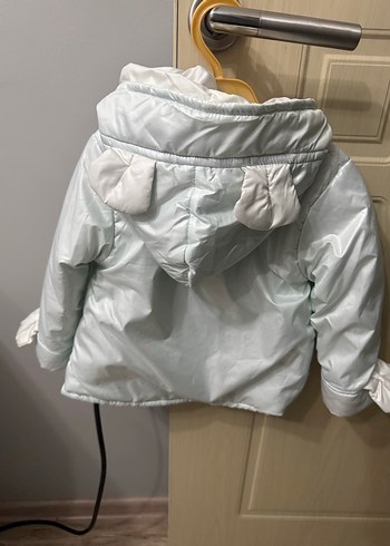 Kız Çocuk Gri Nakışlı Kapüşonlu Mont - Görsel 2