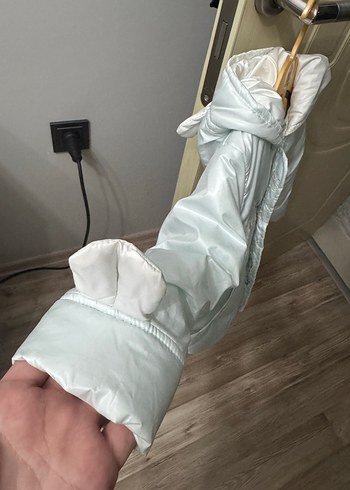 Kız Çocuk Gri Nakışlı Kapüşonlu Mont - Görsel 3