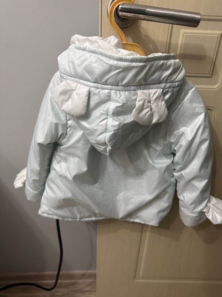 Kız Çocuk Gri Nakışlı Kapüşonlu Mont - Görsel 2