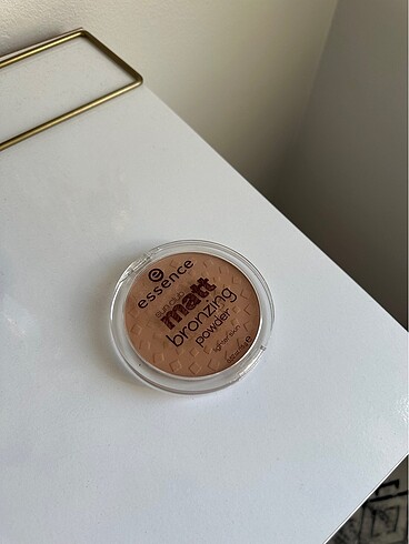 Essence bronzer