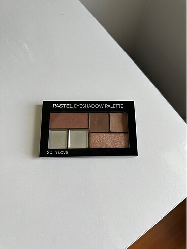 Pastel far paleti