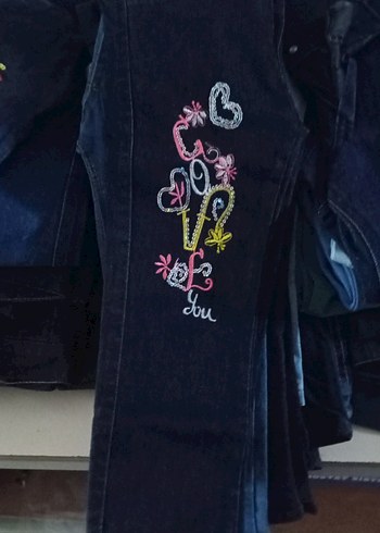 Nakışlı ve Payetli Kız Kot Pantolon - Görsel 2