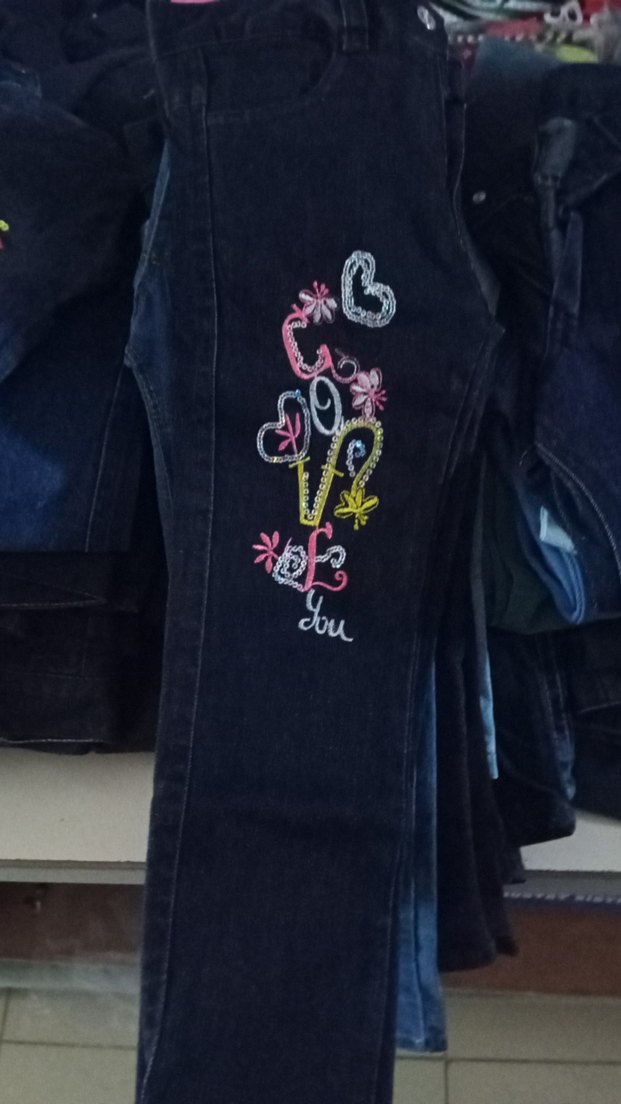 Nakışlı ve Payetli Kız Kot Pantolon - Görsel 2