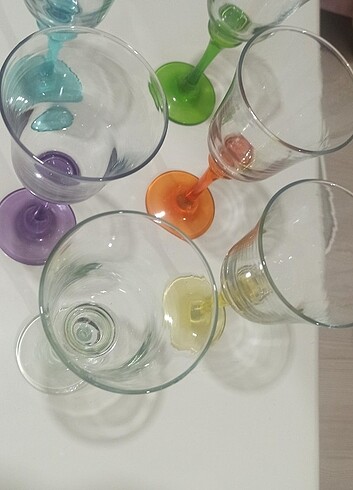  Beden beyaz Renk Paşabahçe kadeh bardaklara 