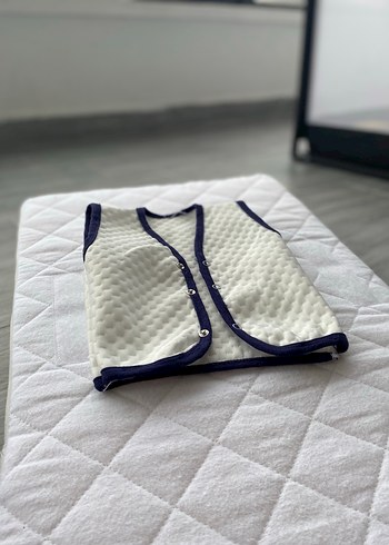 Erkek Çocuk Beyaz Kolsuz Fermuarlı Yelek