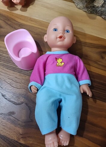 Diğer Altını ıslatan bebek