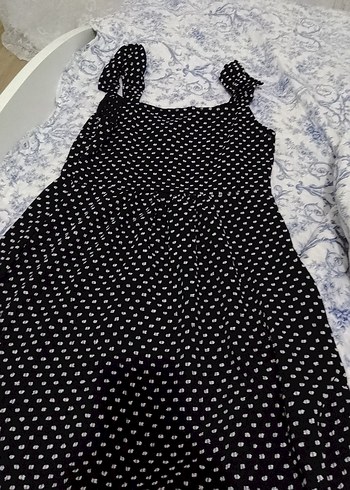 Siyah Puantiyeli V Yaka Düğmeli Uzun Elbise - Görsel 4