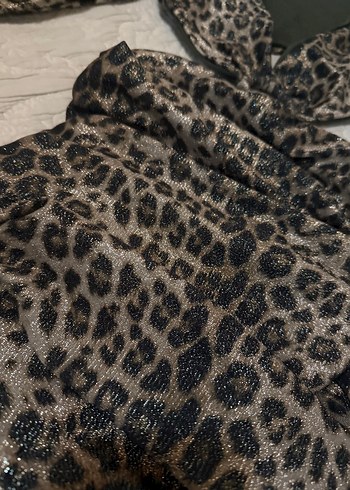 Sırt dekolteli leoparlı mini elbise - Görsel 2