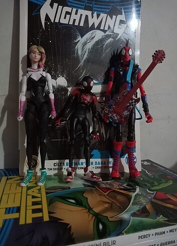  Beden Spidergwen figür spiderman across the spider verse