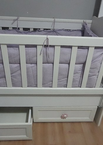 Chakra çekmeceli yükseklik ayarlı beşik yatak karyola