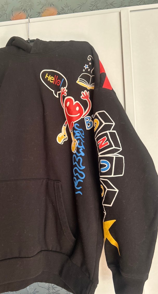 Siyah Baskılı Kapüşonlu Sweatshirt - Görsel 2