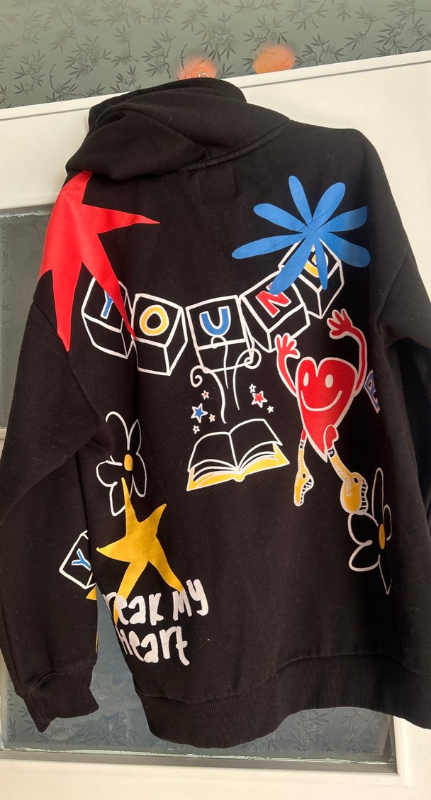 Siyah Baskılı Kapüşonlu Sweatshirt - Görsel 5