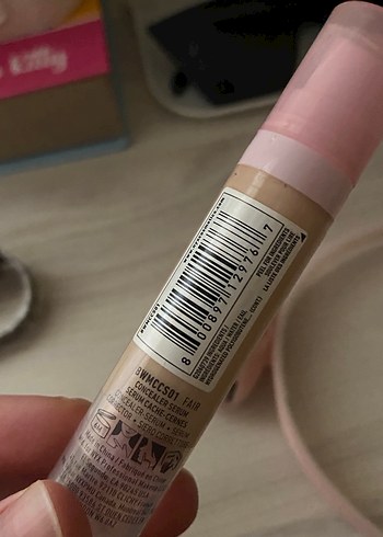  Beden NYX Bare With Me Kapatıcı Serum 01