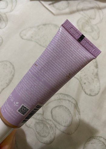Essence Essence Skin Tint Nemlendirici Fondöten SPF 30