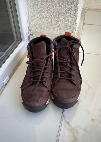 Clarks Kahverengi Suet Bagcikli Bilekli Bot