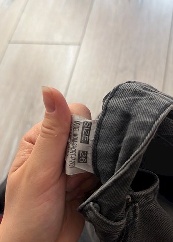 Gri Kadın Mini Denim Şort - Görsel 3