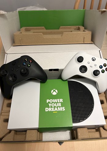 Xbox Xbox Series S Konsol ve Çift Kol - 512 gb