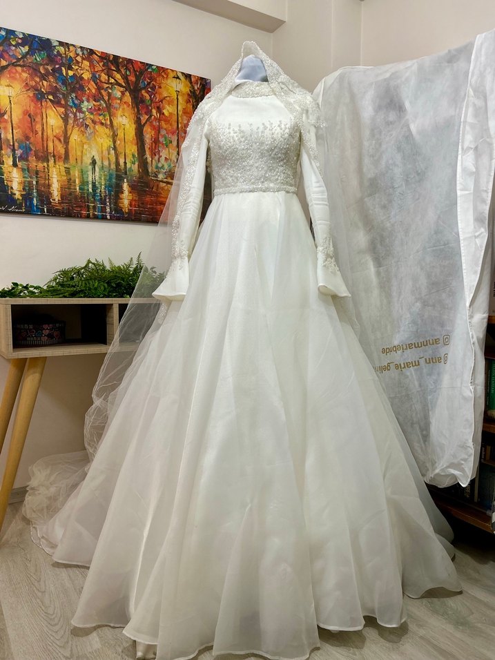 Uzun Kollu Yüksek Yakalı Prenses Gelinlik - Görsel 3