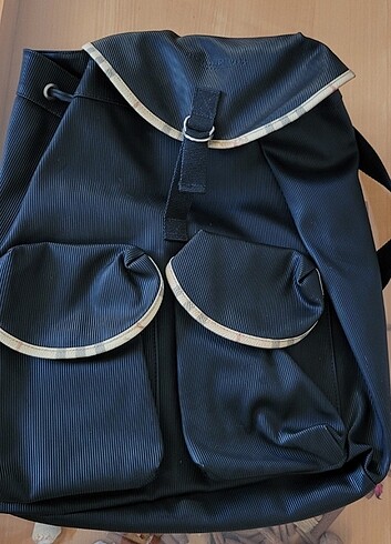 Burberry sırt çantası 