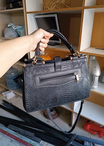 Louis Vuitton vintage Kadın Siyah Deri Yılan Desenli Tokalı Çanta