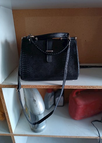 Beden siyah Renk vintage Kadın Siyah Deri Yılan Desenli Tokalı Çanta
