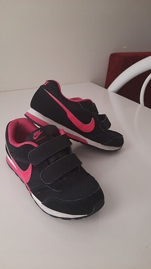 Nike kız çocuk ayakkabı