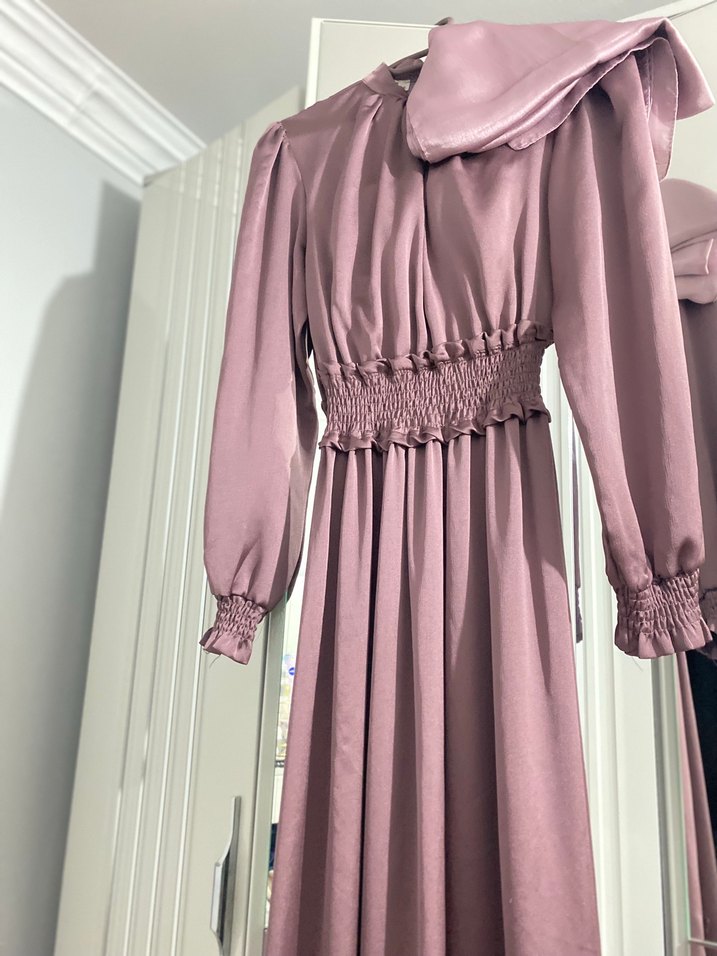 Pembe Uzun Saten abiye Drapeli, Bel ve kollar lastikli şal Dahil - Görsel 3