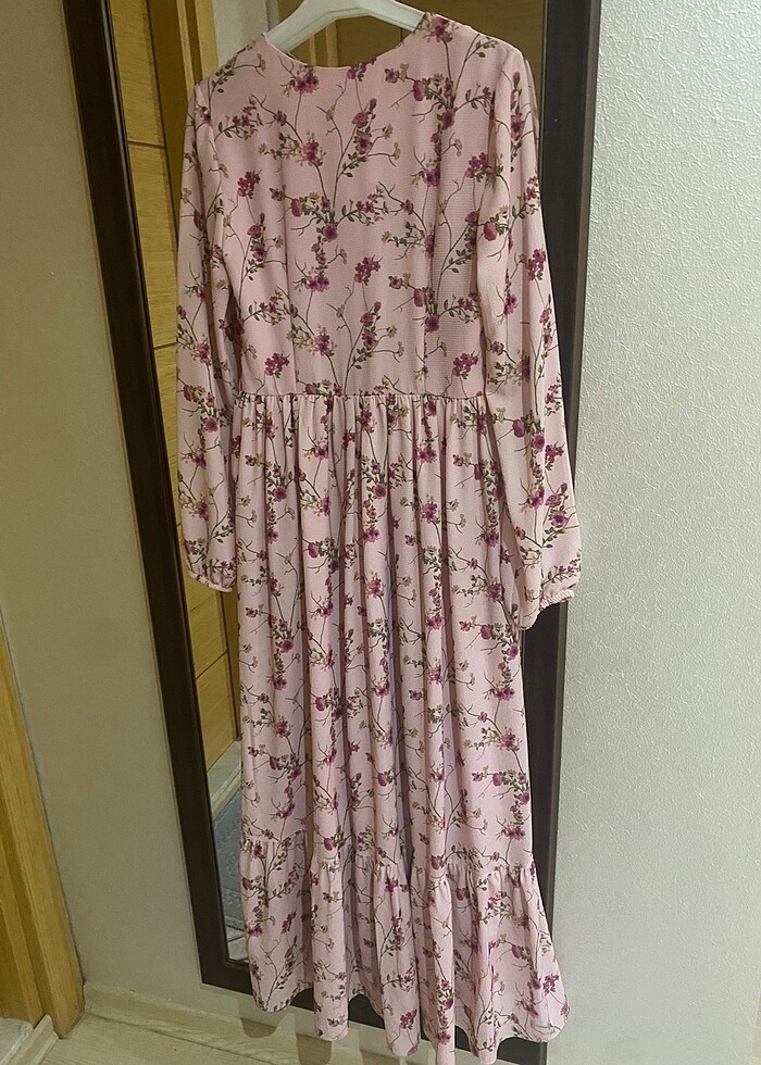 Pembe Elbise - Görsel 3