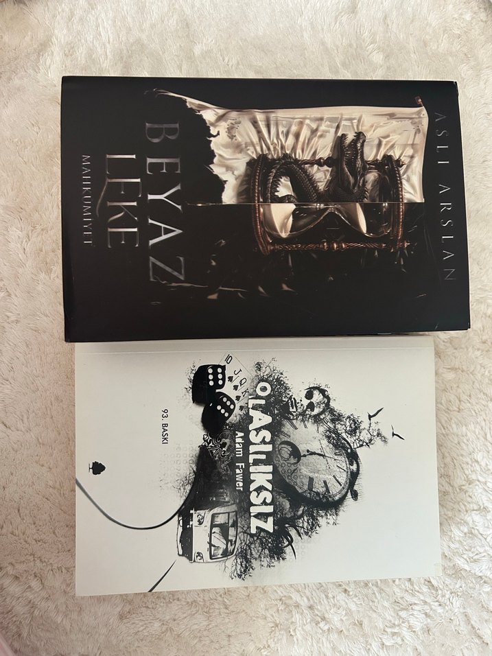 Beyaz Leke & Olasılıksız Roman Seti - Görsel 2