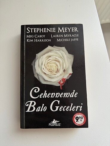 Cehennemde Balo Geceleri Kitap