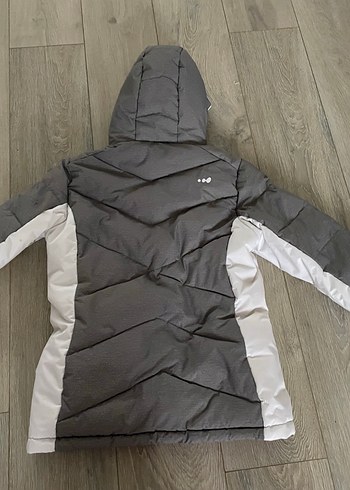 Gri Kapüşonlu Kış Montu - Görsel 4