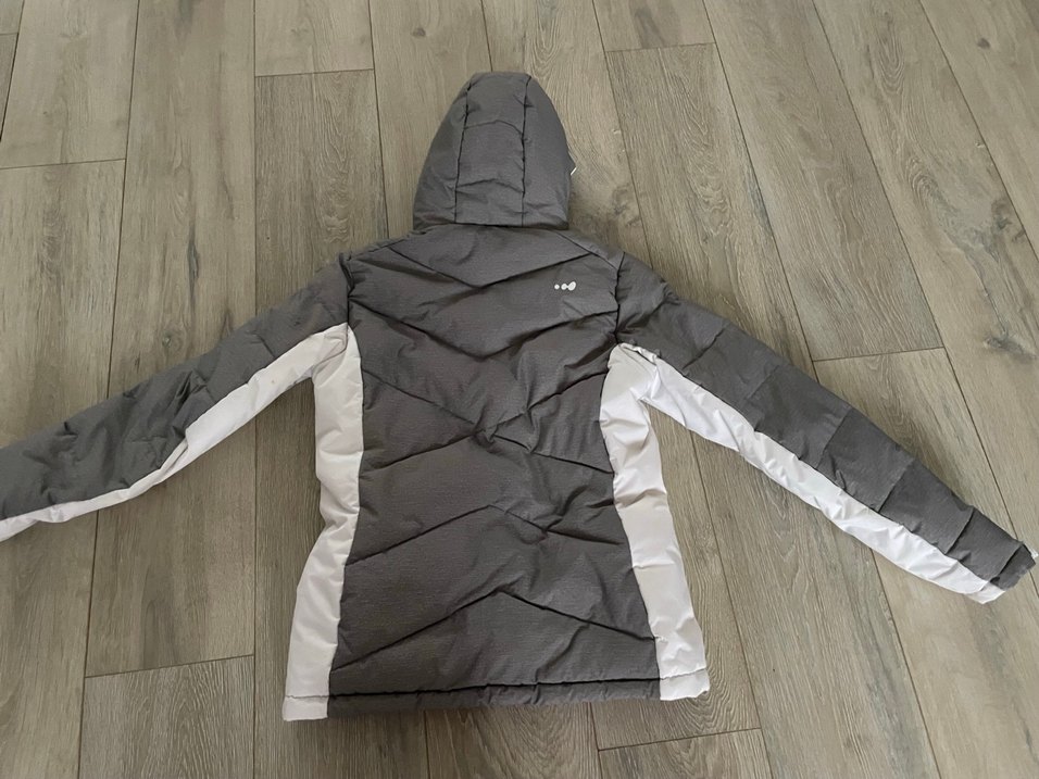 Gri Kapüşonlu Kış Montu - Görsel 4